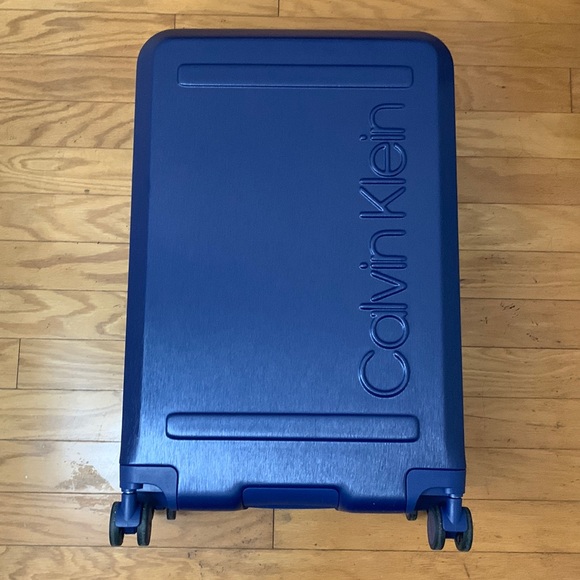 Calvin Klein Royal Blue Hard-Case 24” Suit Case - Picture 7 of 17